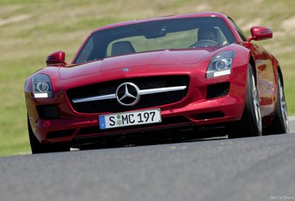 "Mercedes Benz SLS AMG 2011" تجسيدا للتكنولوجيا العالية